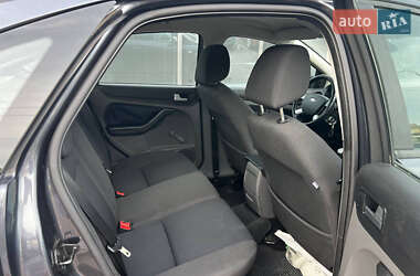 Хэтчбек Ford Focus 2007 в 