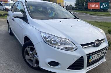 Хэтчбек Ford Focus 2012 в 