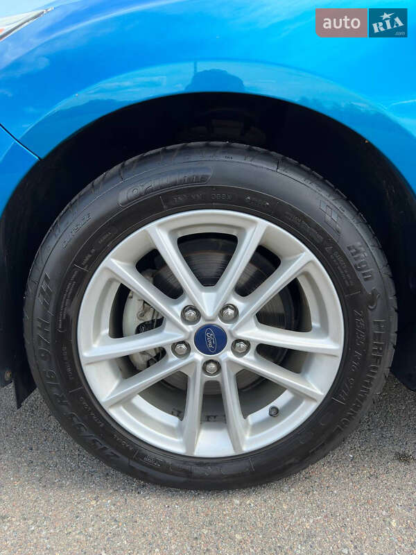 Седан Ford Focus 2017 в Киеве