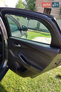 Хэтчбек Ford Focus 2015 в 