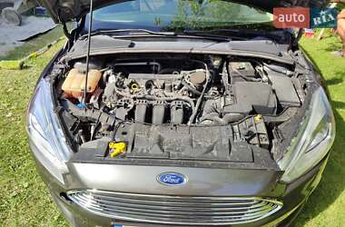 Хэтчбек Ford Focus 2015 в 