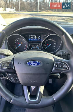 Хэтчбек Ford Focus 2018 в 
