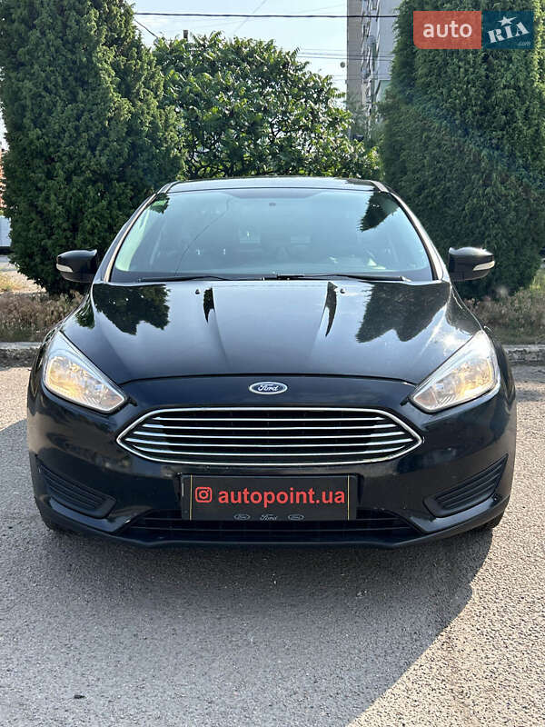 Седан Ford Focus 2015 в 