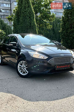 Седан Ford Focus 2015 в 