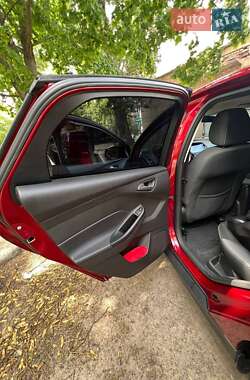 Седан Ford Focus 2013 в 