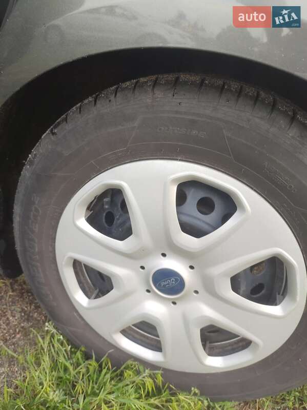 Седан Ford Focus 2016 в Киеве