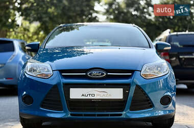 Хэтчбек Ford Focus 2014 в 