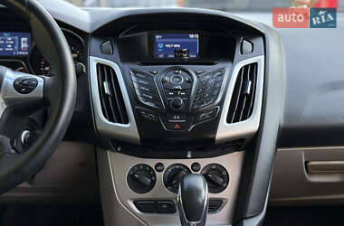Хэтчбек Ford Focus 2014 в 