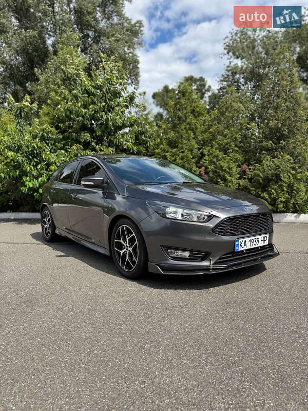 Хэтчбек Ford Focus 2015 в Киеве