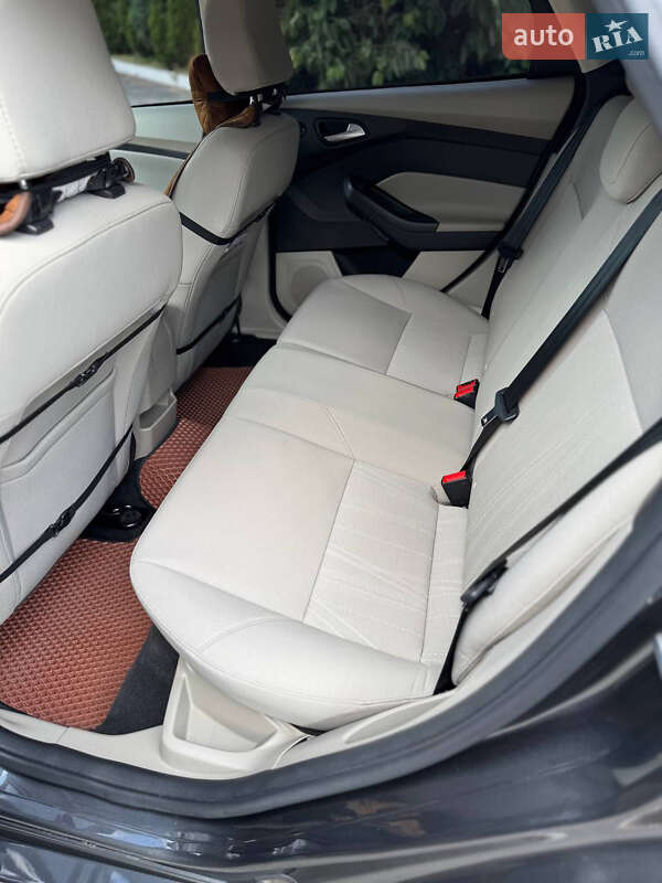 Хэтчбек Ford Focus 2015 в Киеве