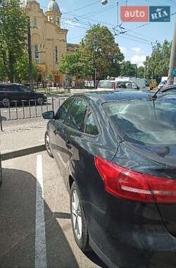 Седан Ford Focus 2015 в 