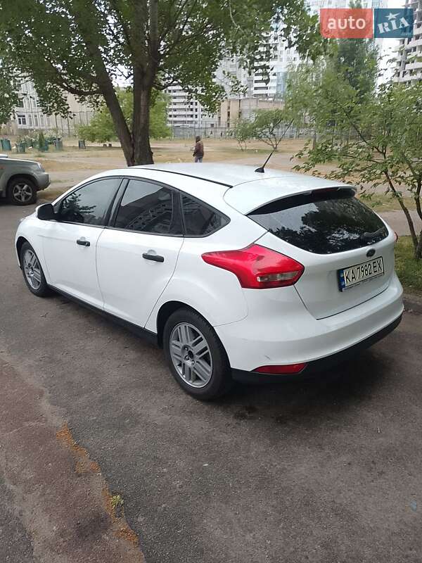 Хэтчбек Ford Focus 2015 в Киеве фото 3 Хэтчбек Ford Focus 2015 в Киеве