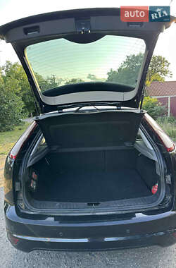 Хэтчбек Ford Focus 2011 в 