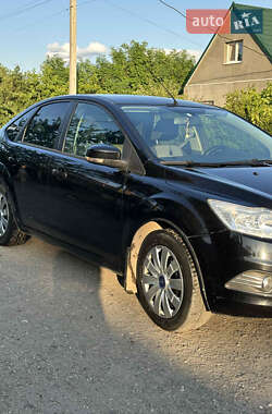 Хэтчбек Ford Focus 2011 в 