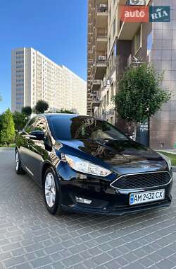 Седан Ford Focus 2015 в 