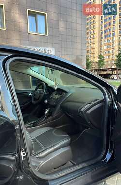 Седан Ford Focus 2015 в 