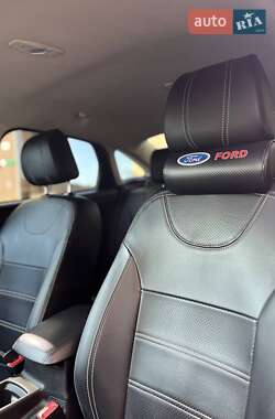 Седан Ford Focus 2015 в 
