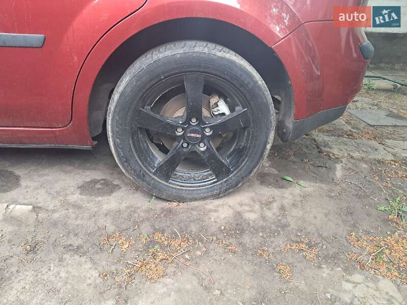 Хэтчбек Ford Focus 2006 в Коломаке