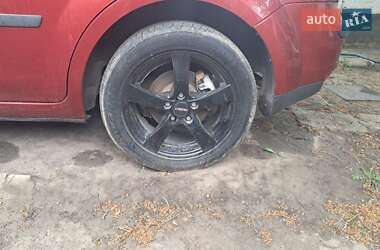 Хэтчбек Ford Focus 2006 в 