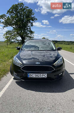 Седан Ford Focus 2015 в 