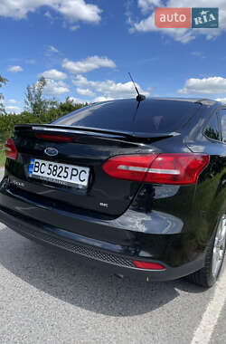 Седан Ford Focus 2015 в 