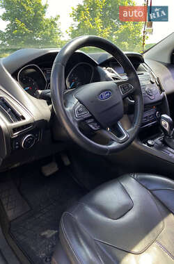Седан Ford Focus 2015 в 