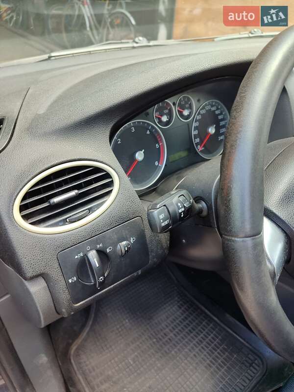 Универсал Ford Focus 2007 в Глыбокой