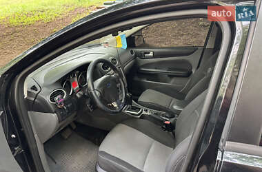 Хэтчбек Ford Focus 2010 в 
