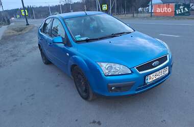 Хэтчбек Ford Focus 2004 в 