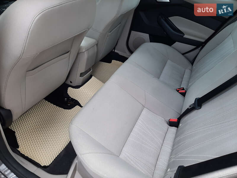 Седан Ford Focus 2016 в Тернополе фото 12 Седан Ford Focus 2016 в Тернополе