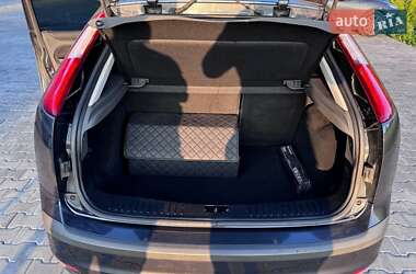 Хэтчбек Ford Focus 2006 в 