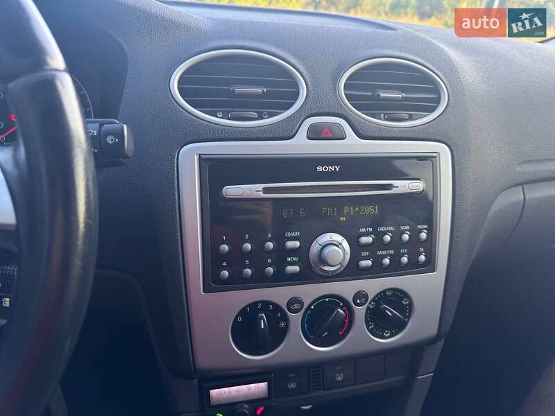 Хэтчбек Ford Focus 2006 в Городке