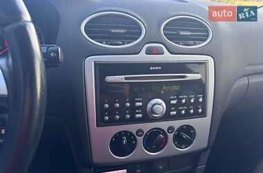 Хэтчбек Ford Focus 2006 в 
