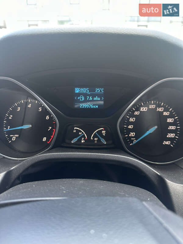 Хэтчбек Ford Focus 2012 в Днепре