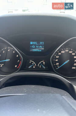Хэтчбек Ford Focus 2012 в 