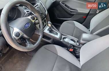 Хэтчбек Ford Focus 2012 в 