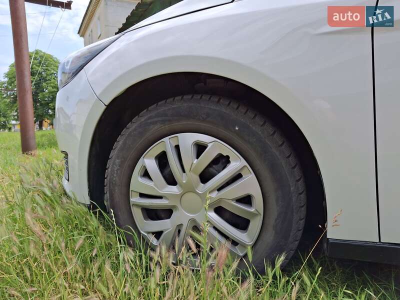 Седан Ford Focus 2013 в Шептицькому фото 8 Седан Ford Focus 2013 в Шептицькому