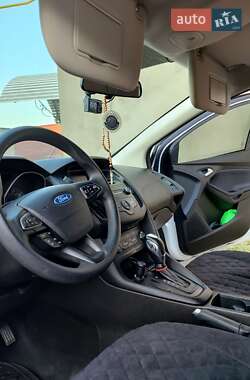 Седан Ford Focus 2015 в 