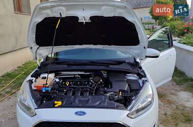 Седан Ford Focus 2015 в 