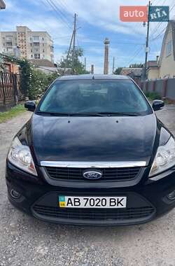 Хэтчбек Ford Focus 2011 в 