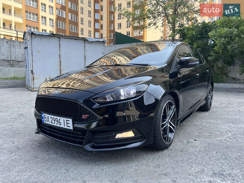 Хетчбек Ford Focus 2016 в 