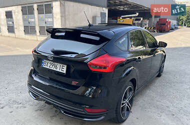 Хетчбек Ford Focus 2016 в 