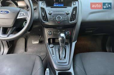 Хэтчбек Ford Focus 2015 в 