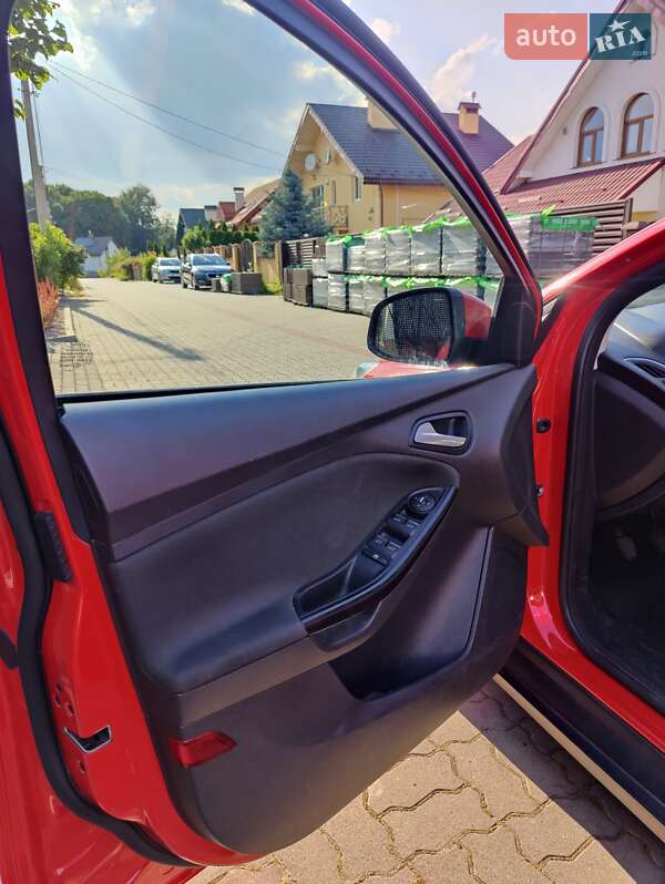 Хэтчбек Ford Focus 2013 в Львове
