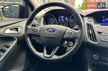 Седан Ford Focus 2016 в 