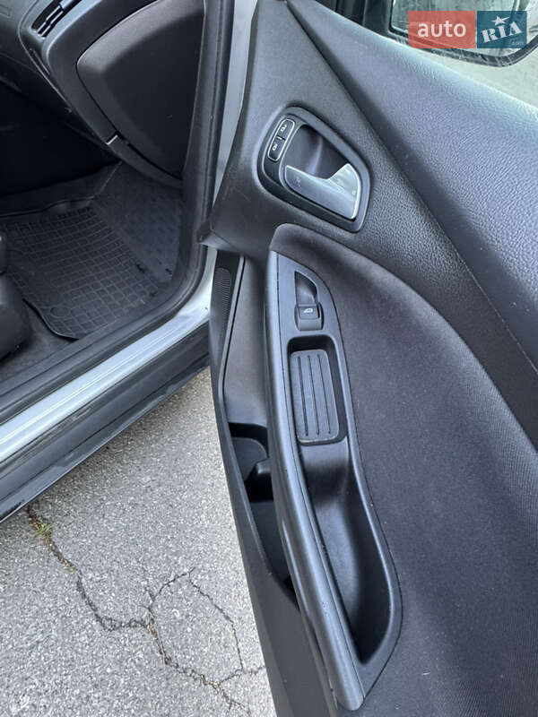 Седан Ford Focus 2016 в Киеве