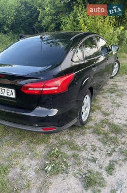 Седан Ford Focus 2015 в 