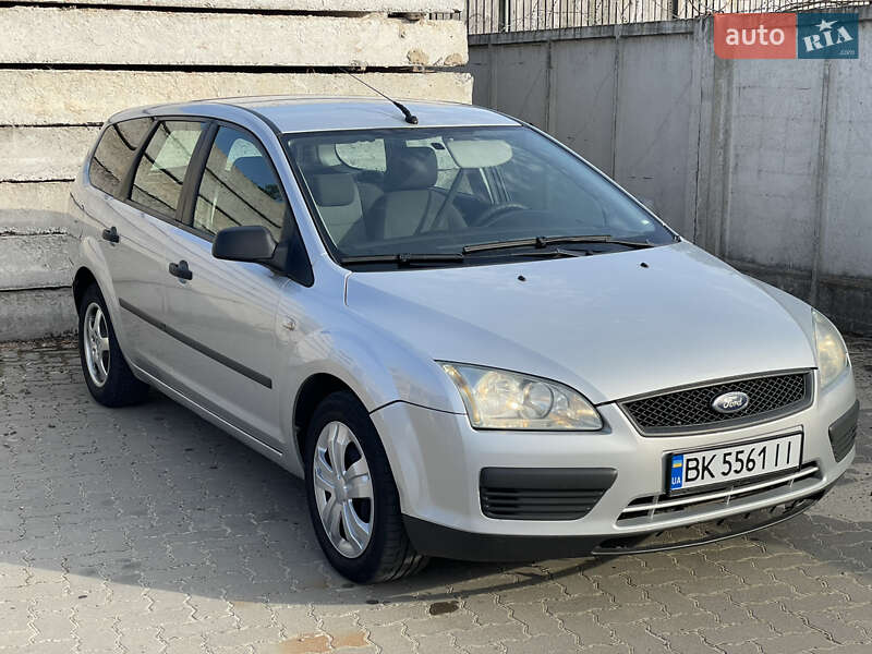 Универсал Ford Focus 2005 в Сарнах