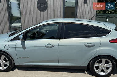 Хэтчбек Ford Focus 2013 в 