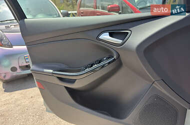 Хэтчбек Ford Focus 2013 в 